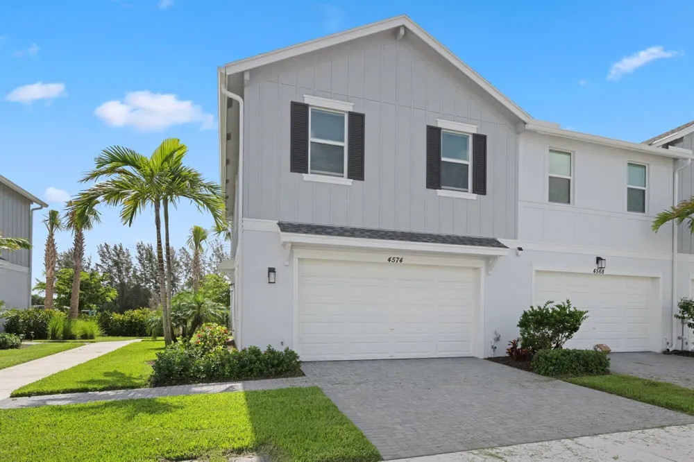 4574 Longwood Lake Square Westlake, FL 33470