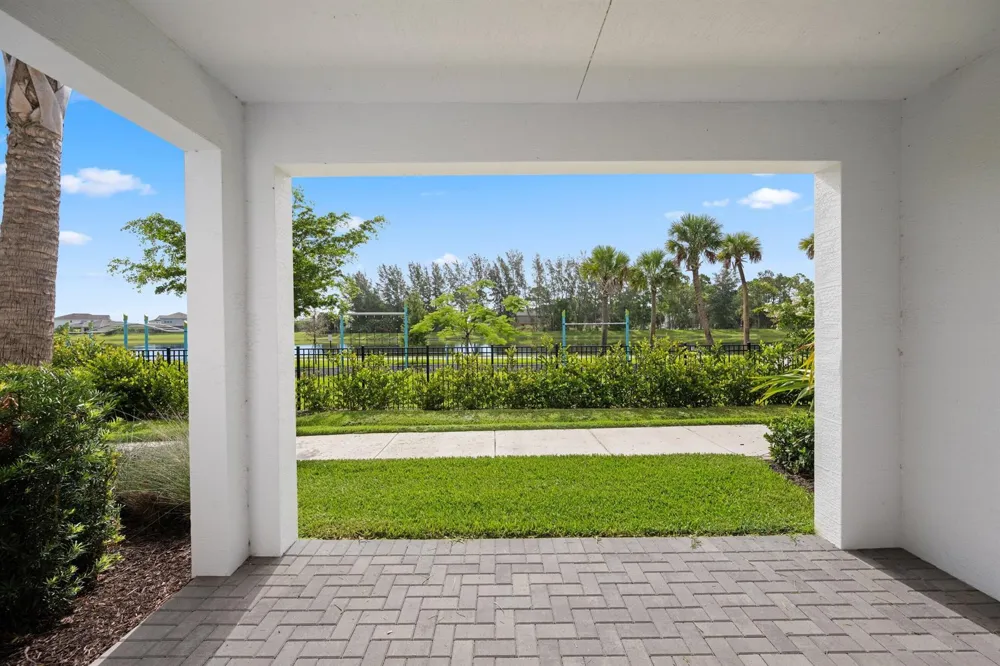 4574 Longwood Lake Square Westlake, FL 33470