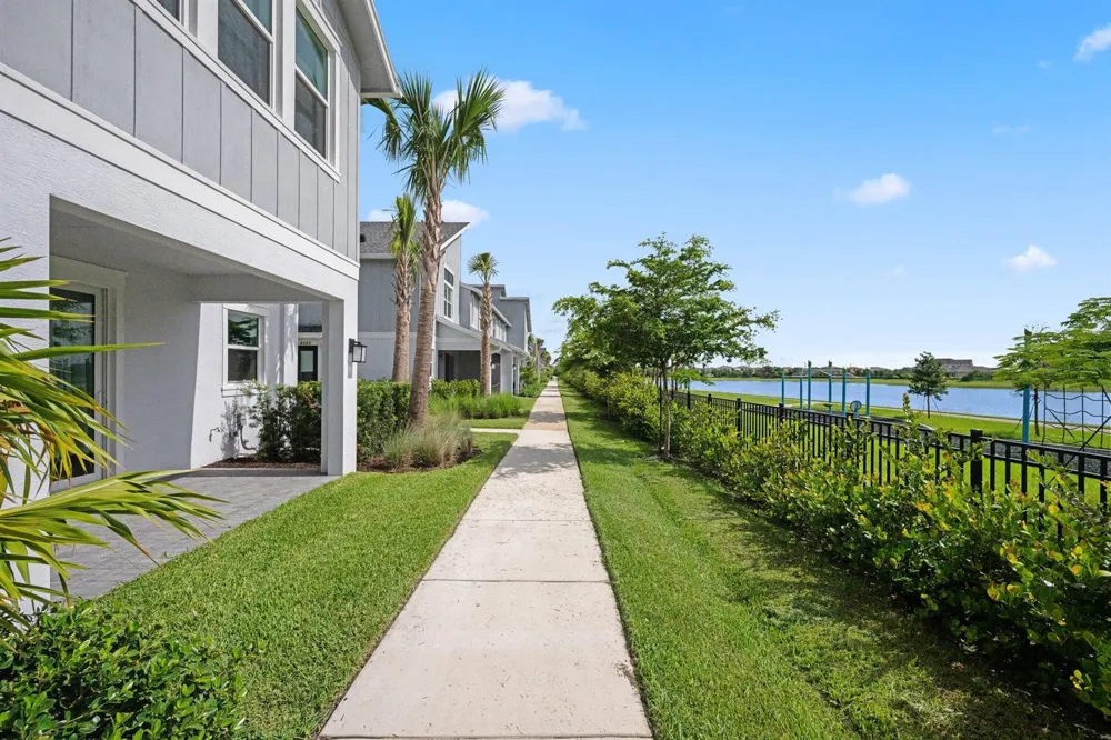 4574 Longwood Lake Square Westlake, FL 33470