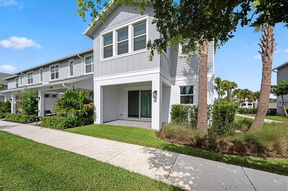 4574 Longwood Lake Square Westlake, FL 33470