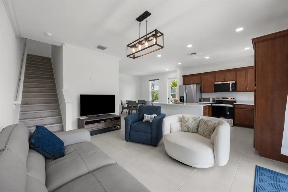 4574 Longwood Lake Square Westlake, FL 33470