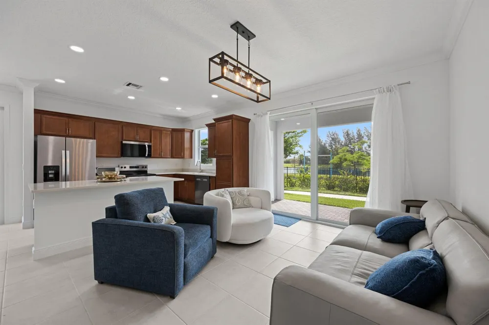 4574 Longwood Lake Square Westlake, FL 33470