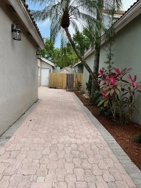 10110 NW 5th Street Plantation, FL 33324