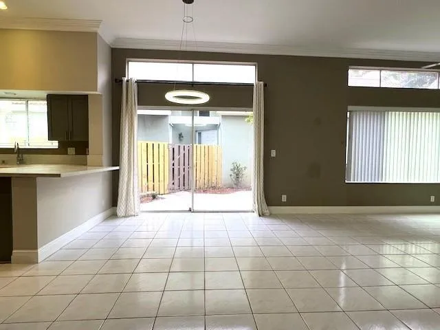 10110 NW 5th Street Plantation, FL 33324
