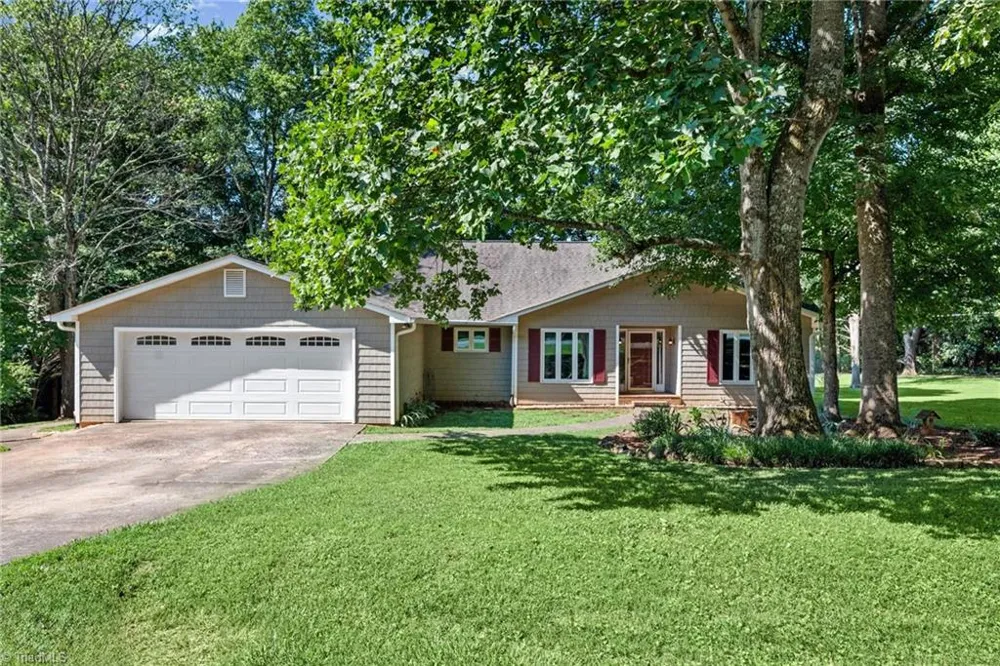8750 Willowmede Drive Lewisville, NC 27023
