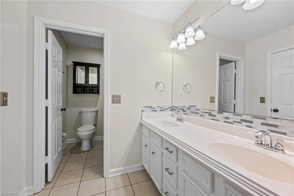 8750 Willowmede Drive Lewisville, NC 27023
