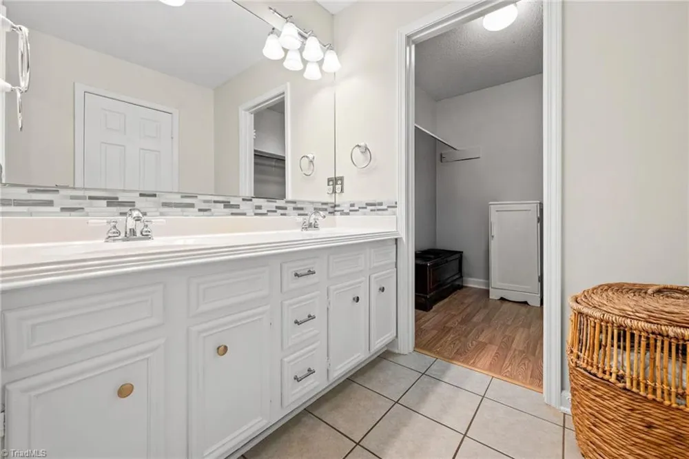 8750 Willowmede Drive Lewisville, NC 27023