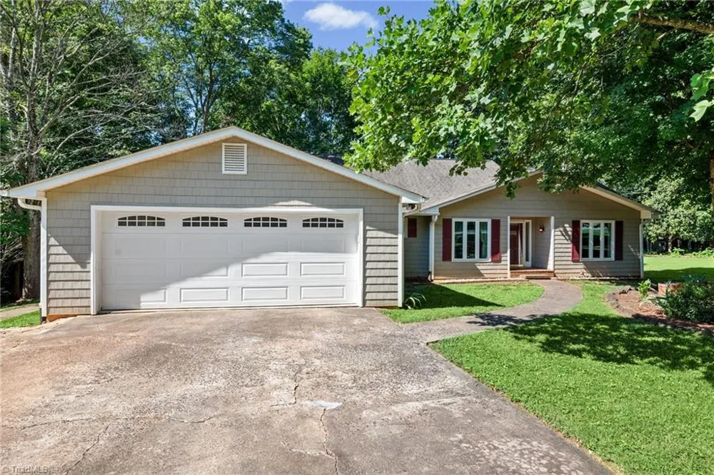 8750 Willowmede Drive Lewisville, NC 27023