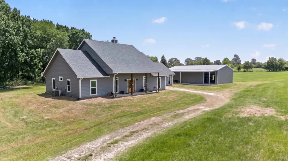 1094 County Road 2389 Alba, TX 75410