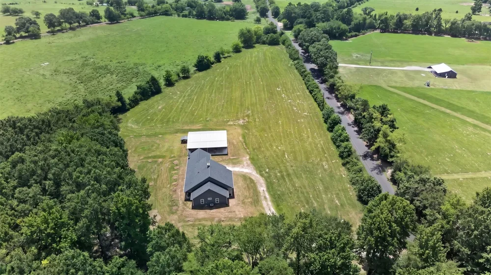 1094 County Road 2389 Alba, TX 75410