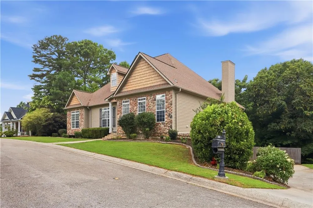 318 Crest Pointe S Bremen, GA 30110