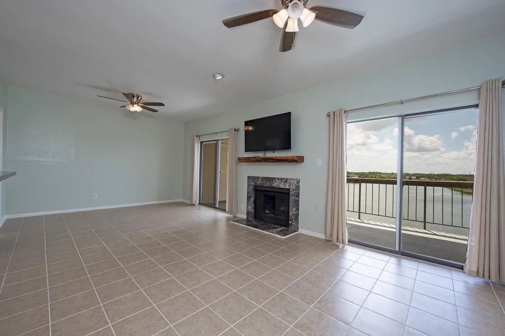 18809 Egret Bay Boulevard #127 Webster, TX 77058