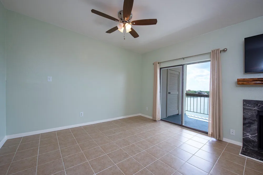 18809 Egret Bay Boulevard #127 Webster, TX 77058
