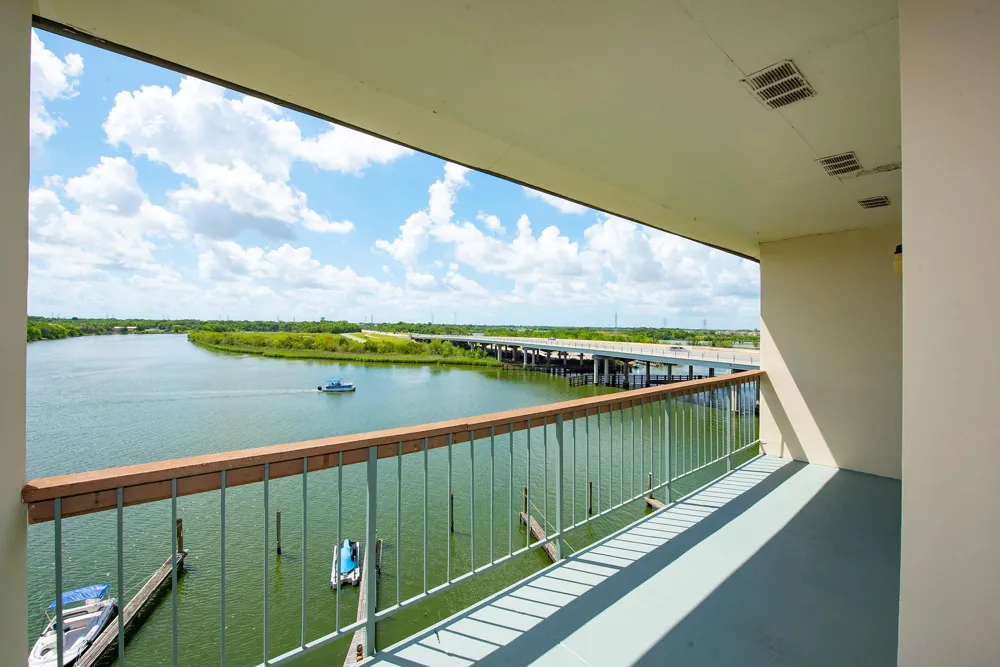 18809 Egret Bay Boulevard #127 Webster, TX 77058