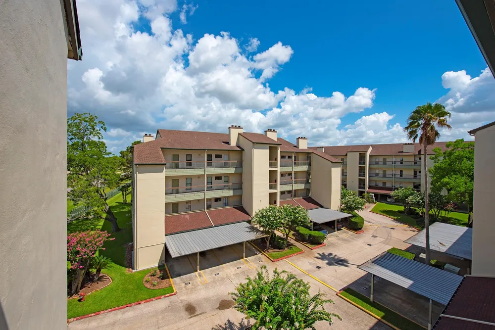 18809 Egret Bay Boulevard #127 Webster, TX 77058