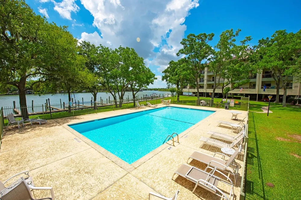 18809 Egret Bay Boulevard #127 Webster, TX 77058
