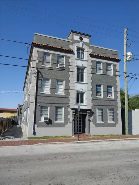 1629 SW 6th St #4