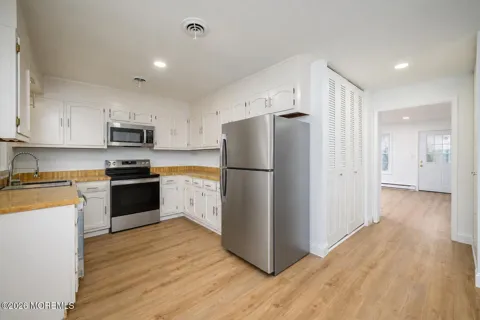 37 Cambridge Circle #B