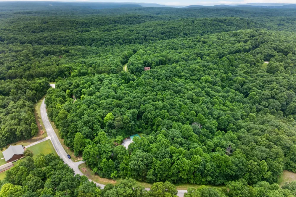 41 Jump Off Pl Monterey, TN 38574