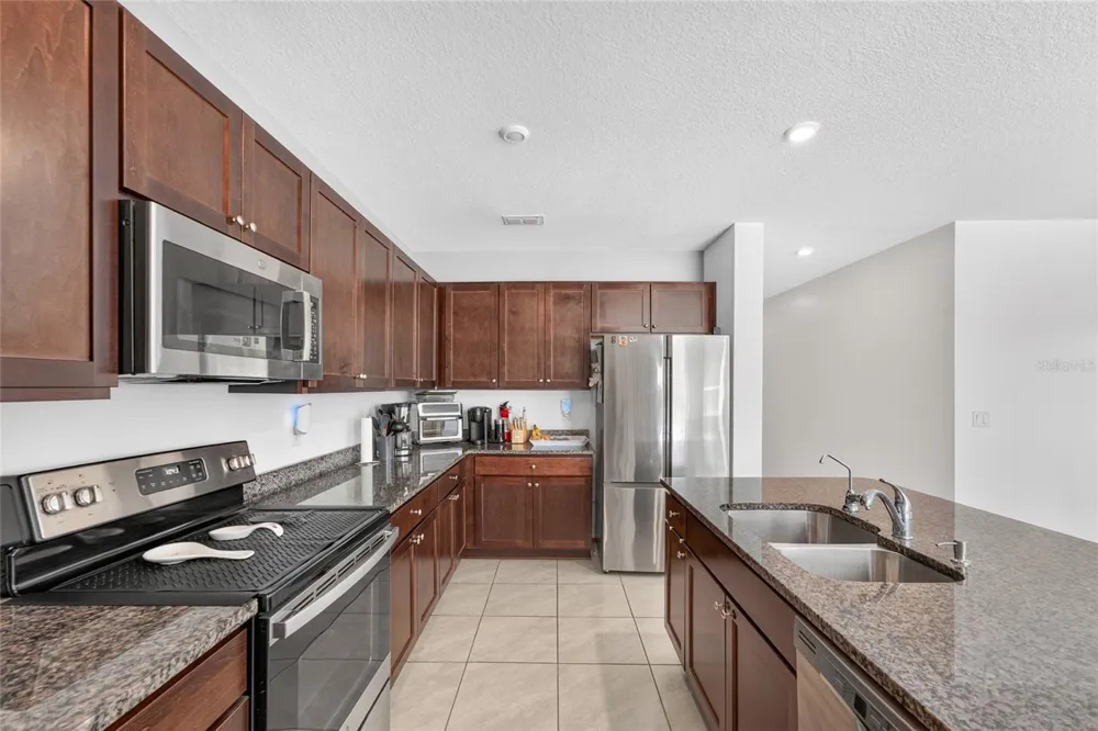 6938 SHELBY LYNN WAY Zephyrhills, FL 33542