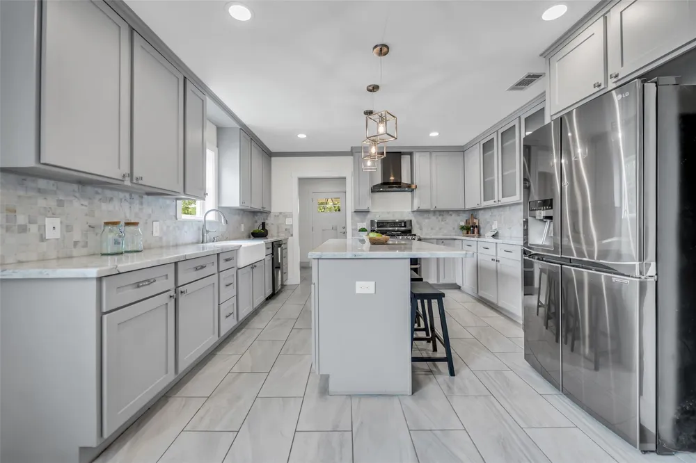 903 English Street Houston, TX 77009