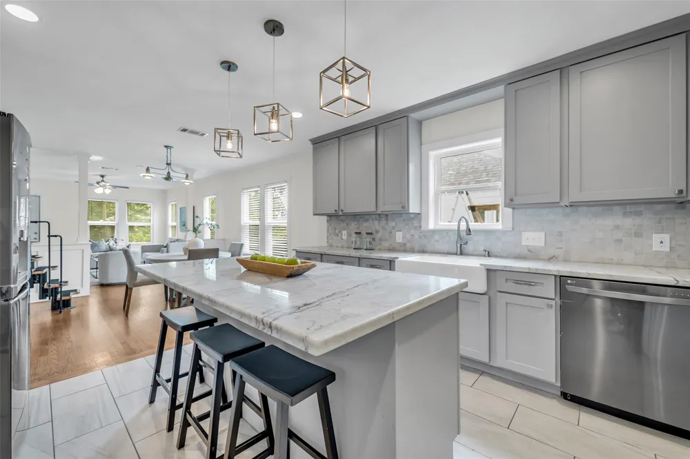 903 English Street Houston, TX 77009