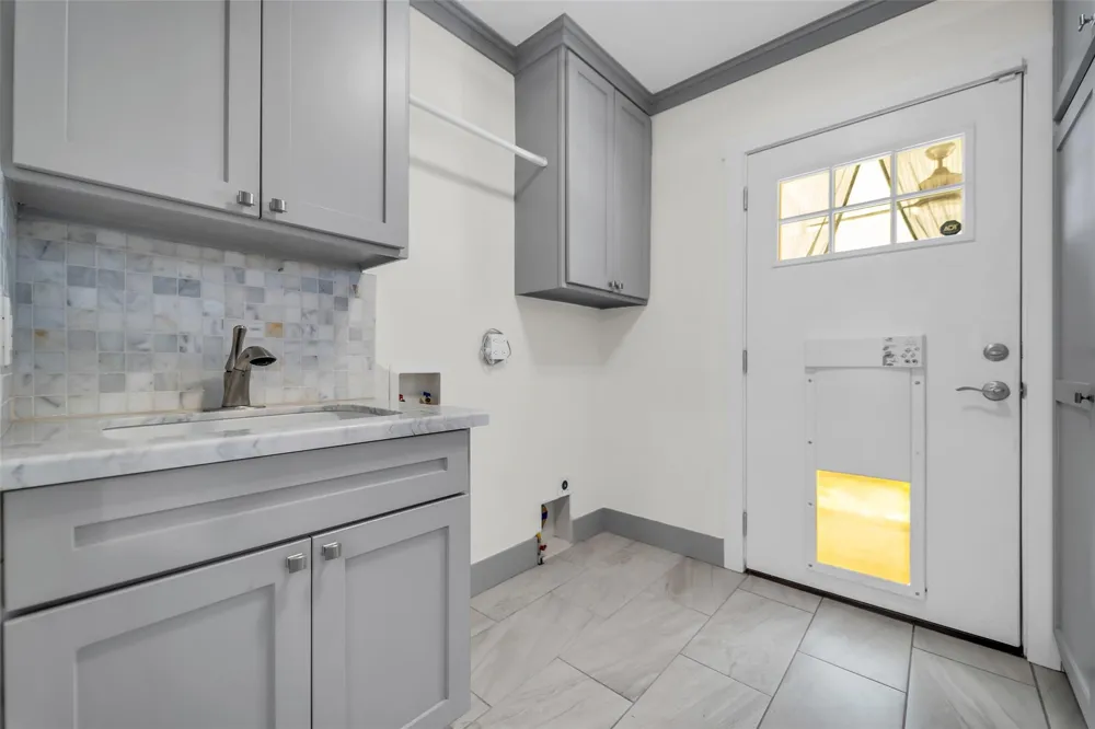 903 English Street Houston, TX 77009