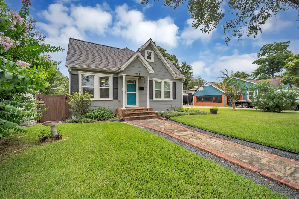 903 English Street Houston, TX 77009