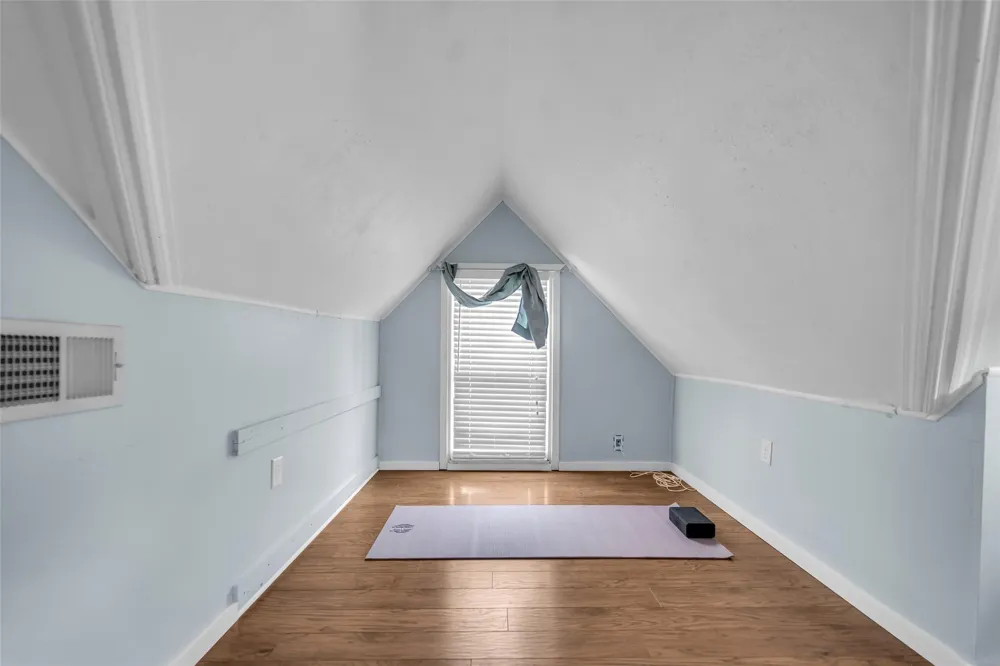 903 English Street Houston, TX 77009