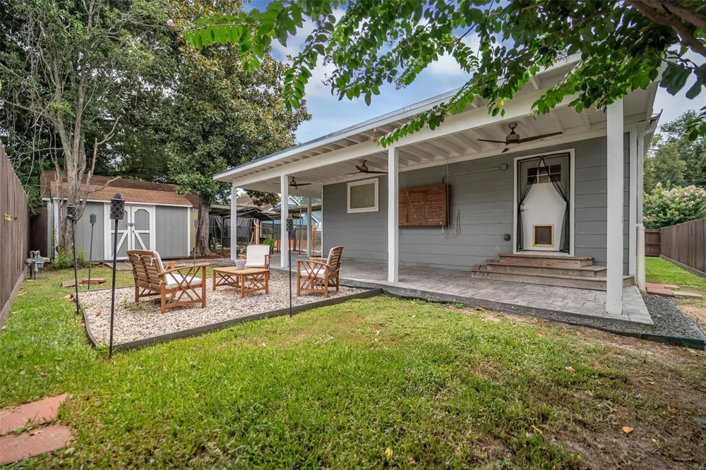 903 English Street Houston, TX 77009