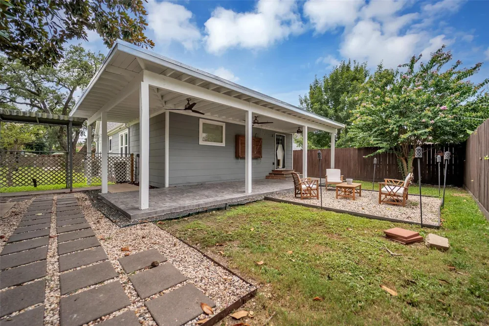 903 English Street Houston, TX 77009