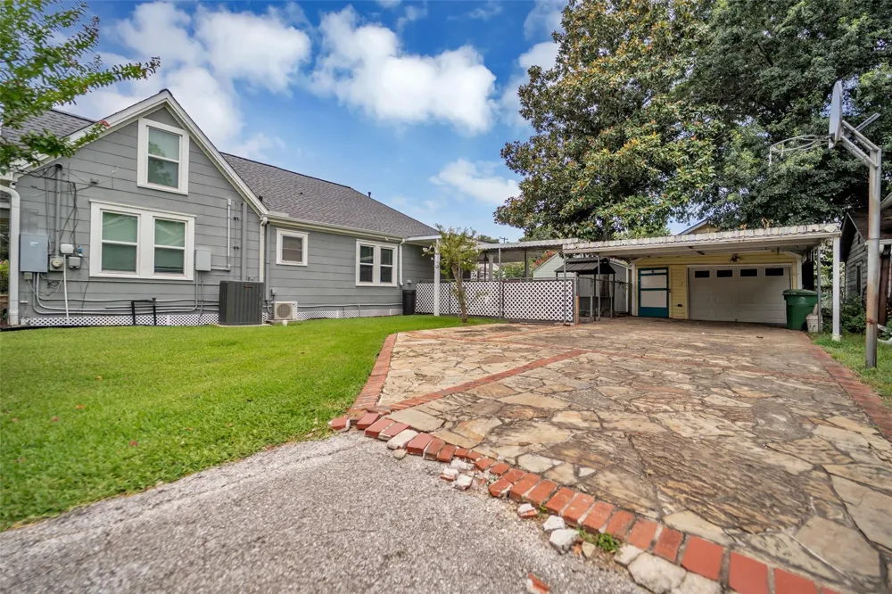 903 English Street Houston, TX 77009
