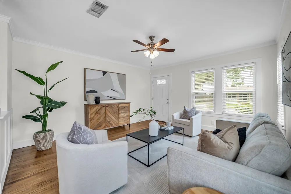 903 English Street Houston, TX 77009