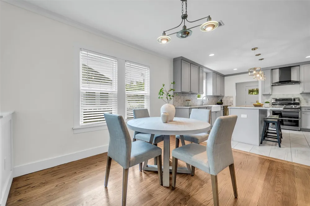 903 English Street Houston, TX 77009
