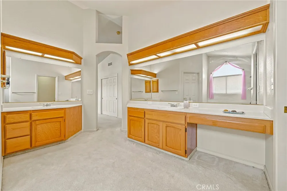 1860 Riverside Los Banos, CA 93635
