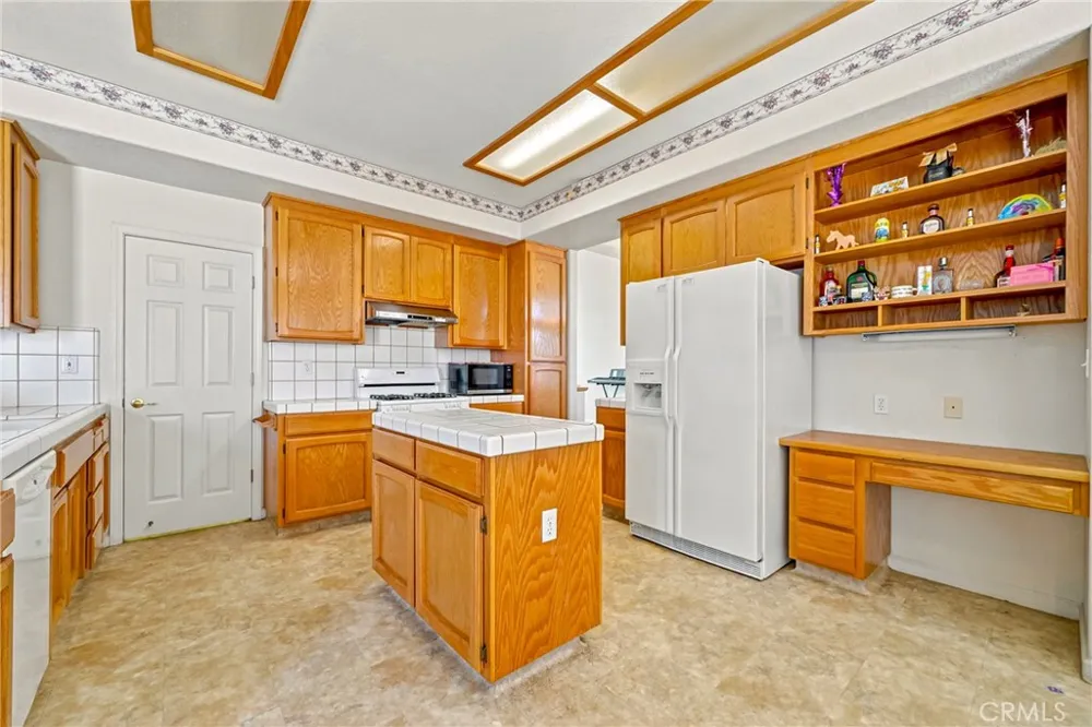 1860 Riverside Los Banos, CA 93635