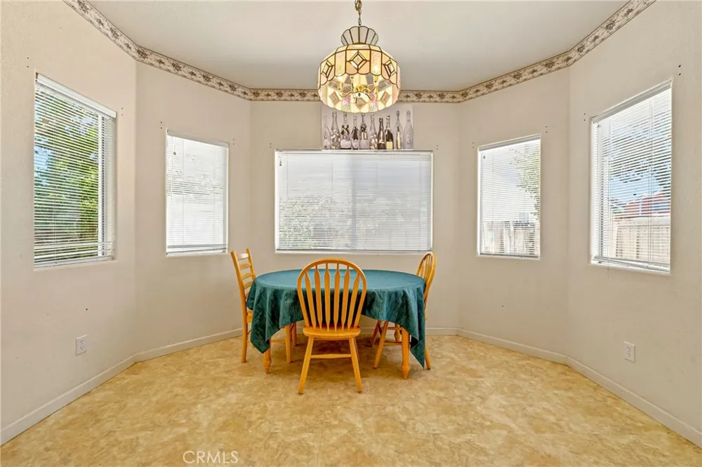 1860 Riverside Los Banos, CA 93635