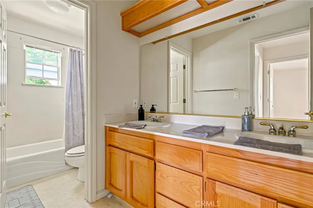 1860 Riverside Los Banos, CA 93635