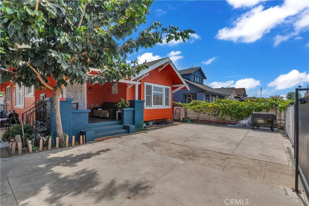 908 W 57th St Los Angeles, CA 90037