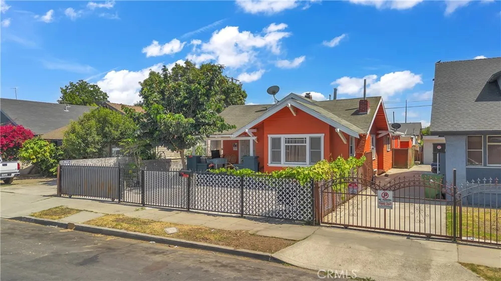 908 W 57th St Los Angeles, CA 90037