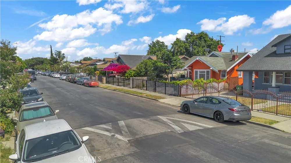 908 W 57th St Los Angeles, CA 90037