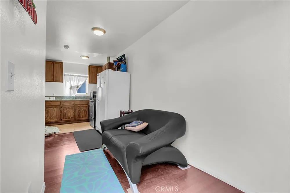 908 W 57th St Los Angeles, CA 90037
