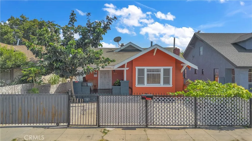 908 W 57th St Los Angeles, CA 90037