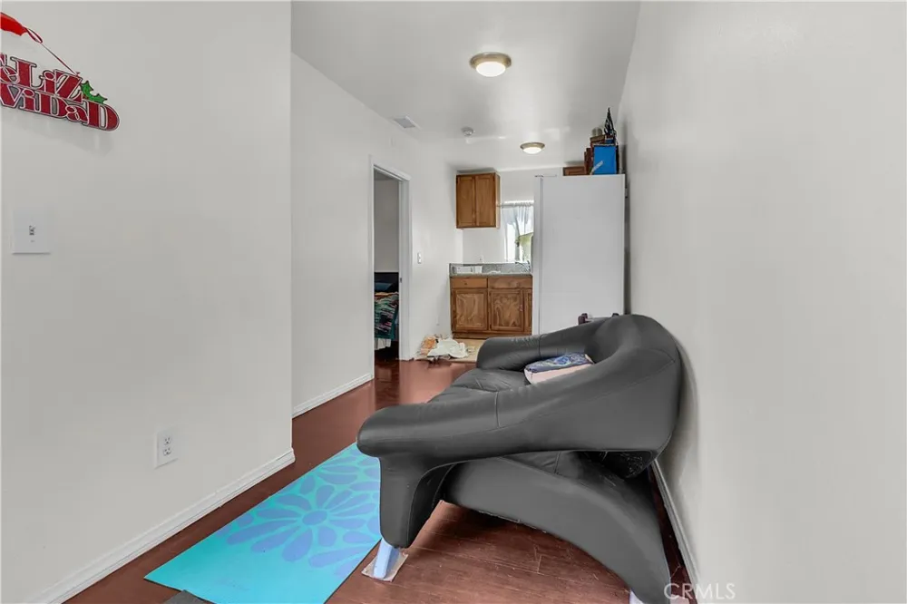 908 W 57th St Los Angeles, CA 90037