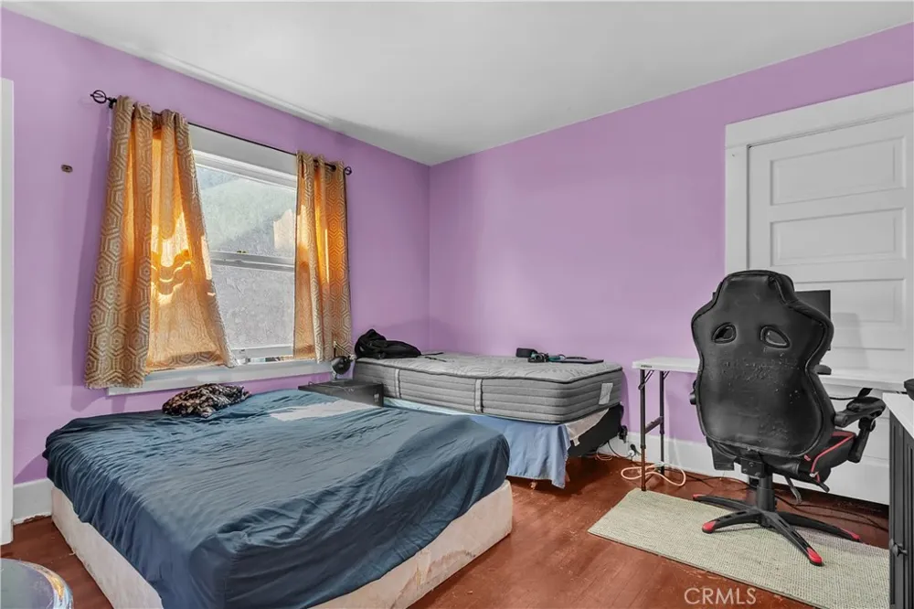 908 W 57th St Los Angeles, CA 90037