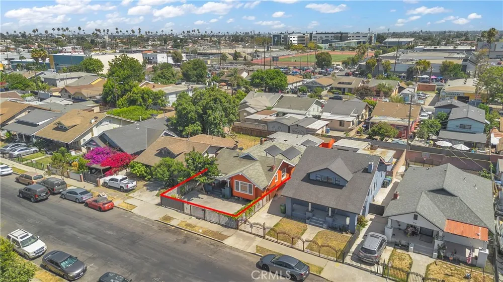 908 W 57th St Los Angeles, CA 90037