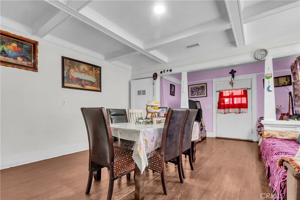 908 W 57th St Los Angeles, CA 90037