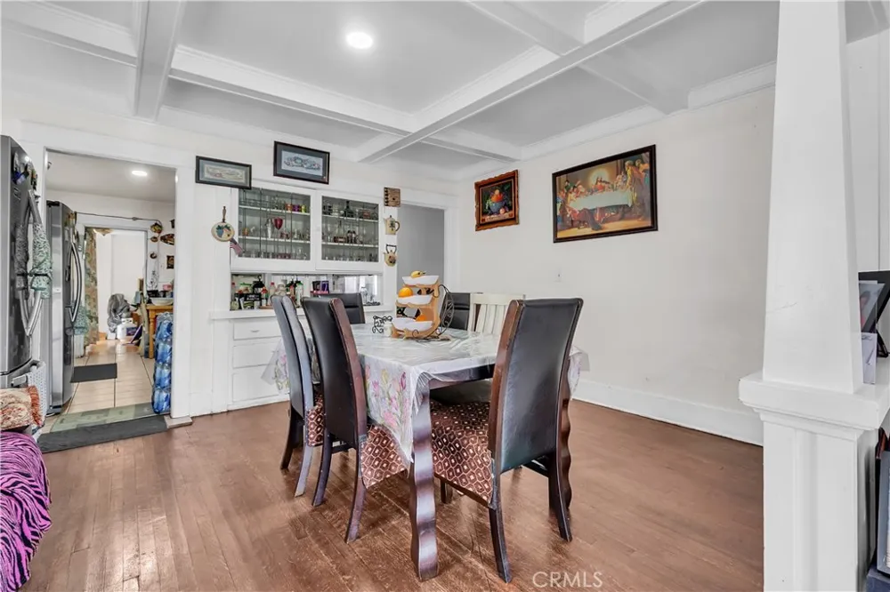 908 W 57th St Los Angeles, CA 90037