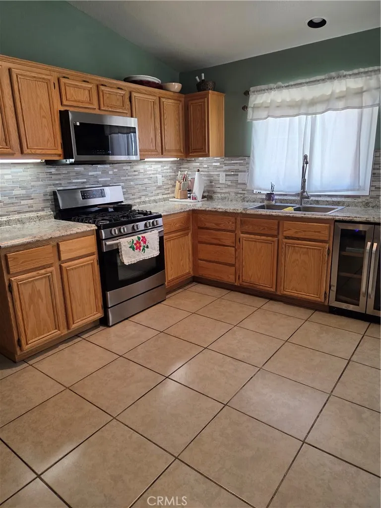 15053 Brown Victorville, CA 92394