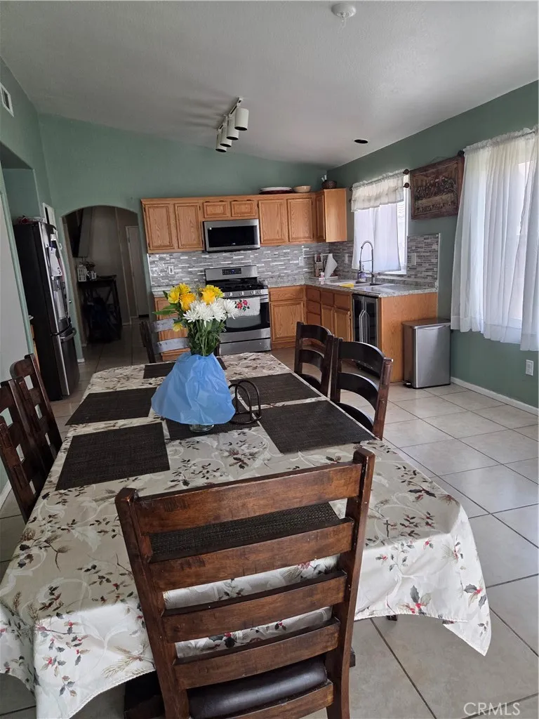 15053 Brown Victorville, CA 92394